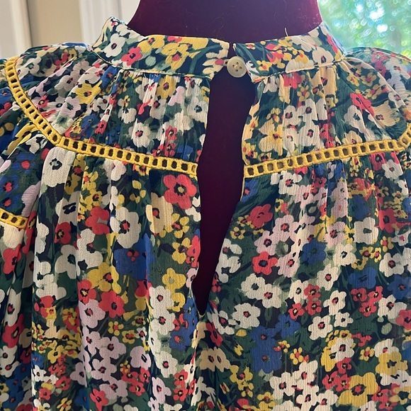 Flower Power! NWOT!! - Picture 3 of 5